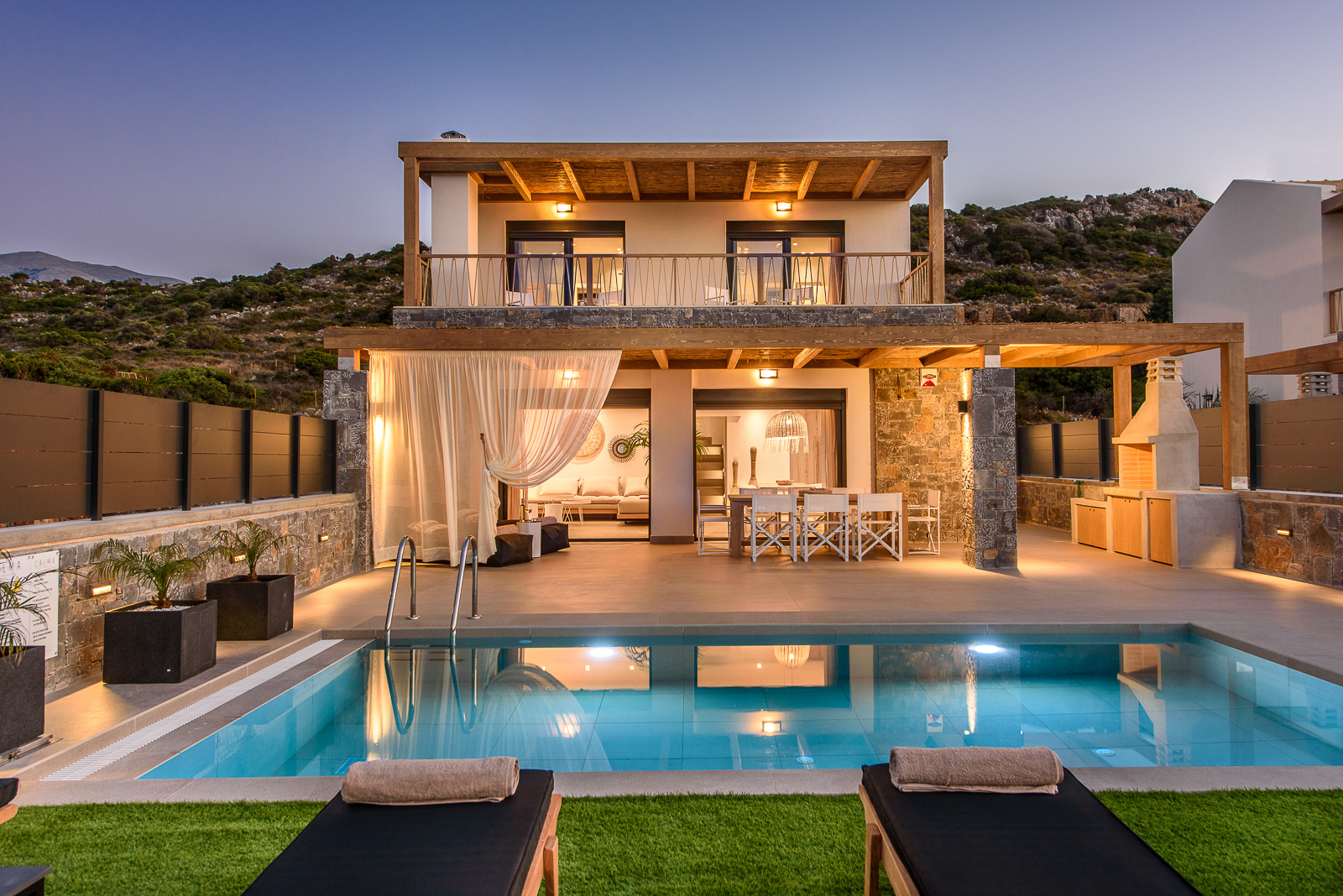 Villa Metis East