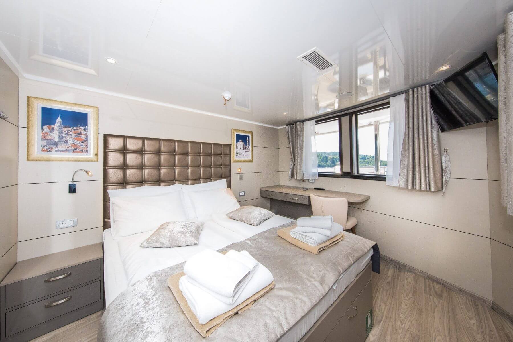 Croatia Cruises: Dubrovnik to Split, M/S Ambassador 2026
