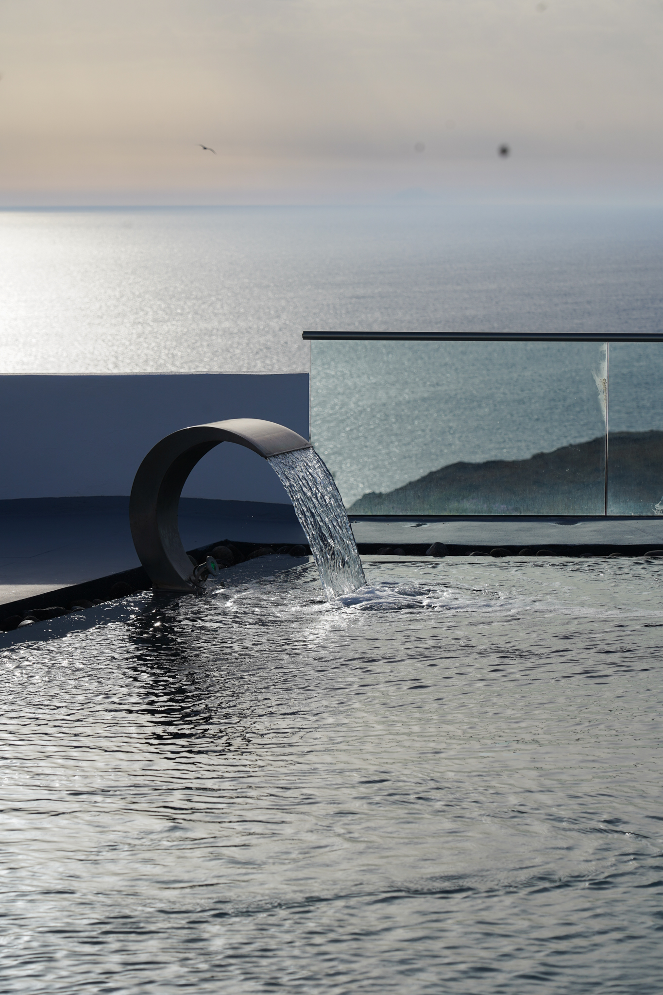 Island Resort Hotel with Couples Hotel features in Akrotiri