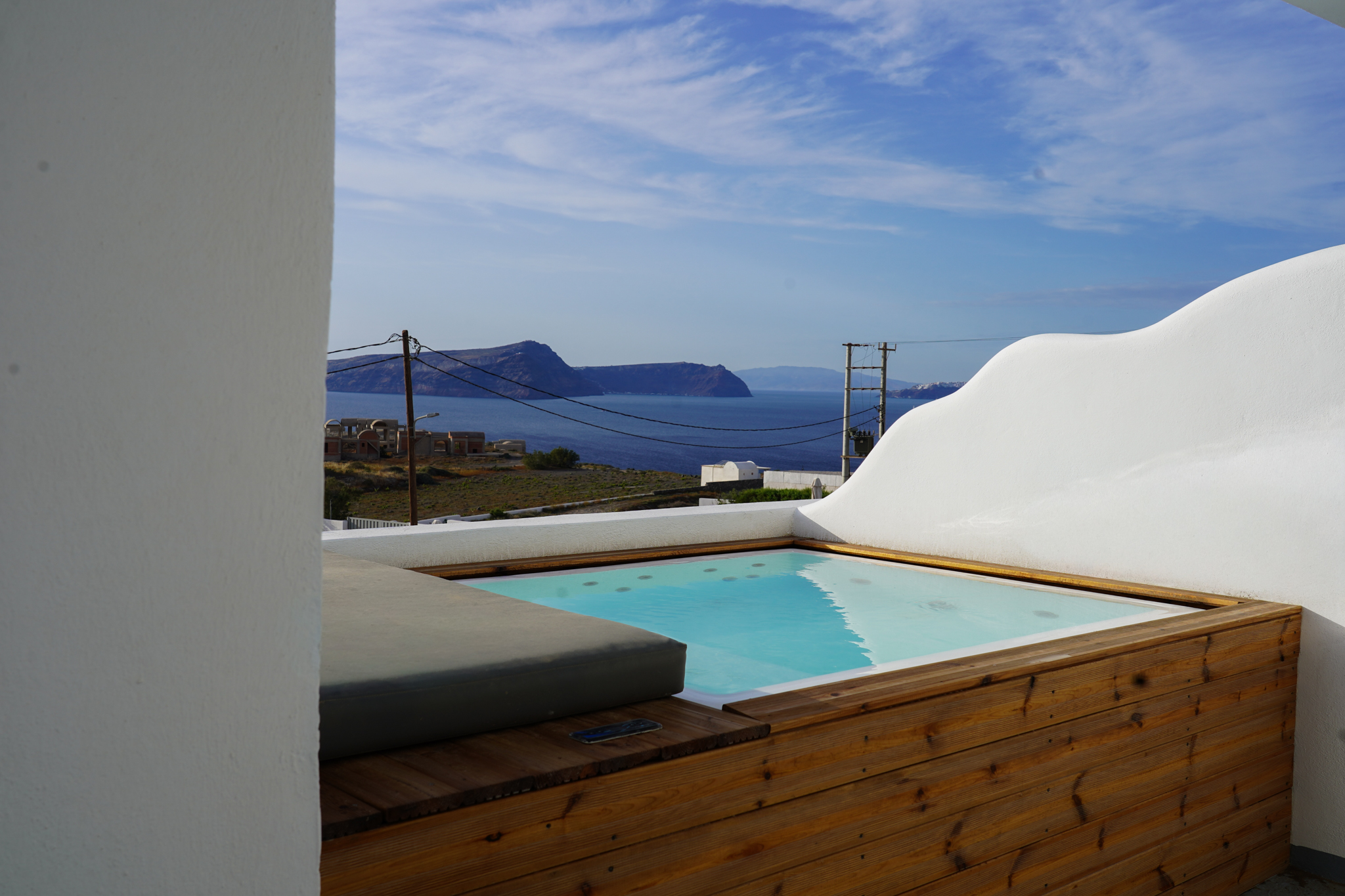 Island Resort Hotel with Couples Hotel features in Akrotiri
