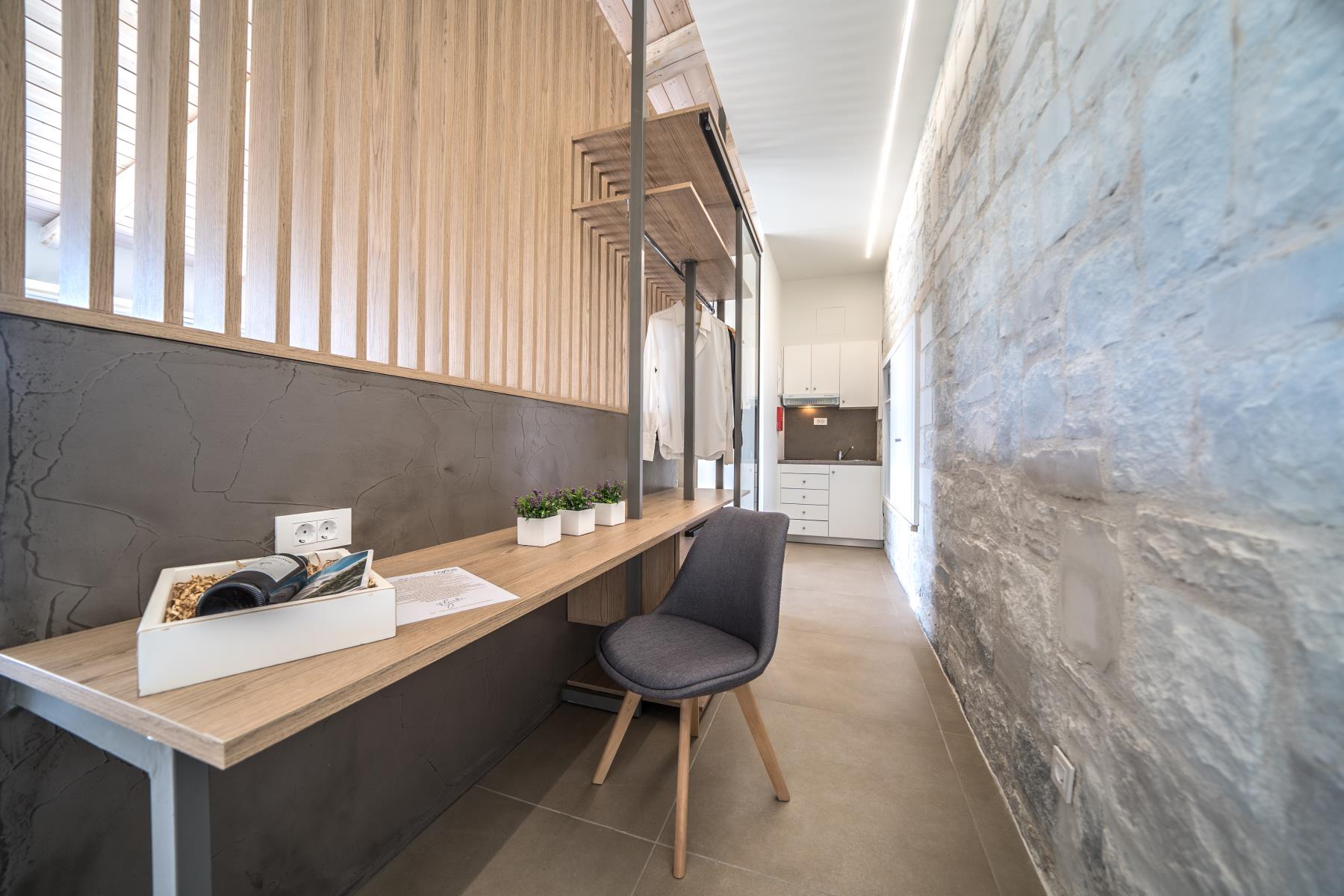 Lycea Suite